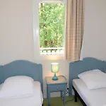 Maison Avec 3 Et Piscine Proche De La *