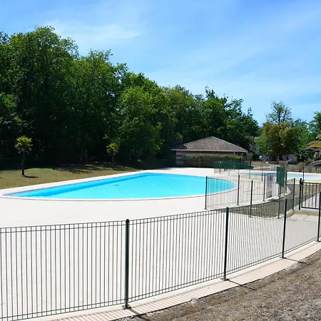 Maison Avec 3 Et Piscine Proche De La Prázdninový dům *