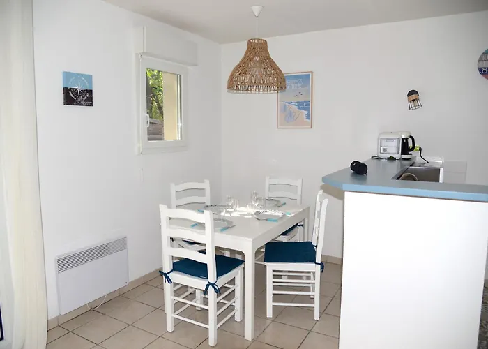Maison Avec 3 Et Piscine Proche De La *